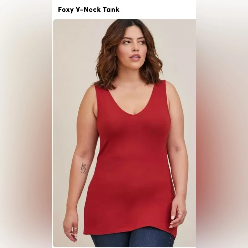 🩶Torrid Gray Foxy V-Neck Tank Top - Picture 6 of 14